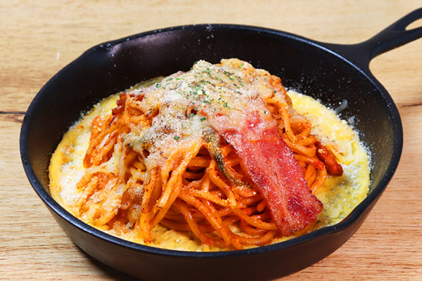 鉄板風焼きチーズナポリタン